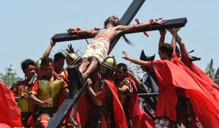 Krwawa droga krzyżowa na Filipinach. Tradycja, która przeraża