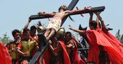 Krwawa droga krzyżowa na Filipinach. Tradycja, która przeraża