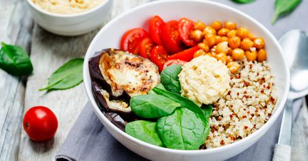 Pyszna i zdrowa quinoa. 5 powodów, dlaczego warto jeść komosę ryżową