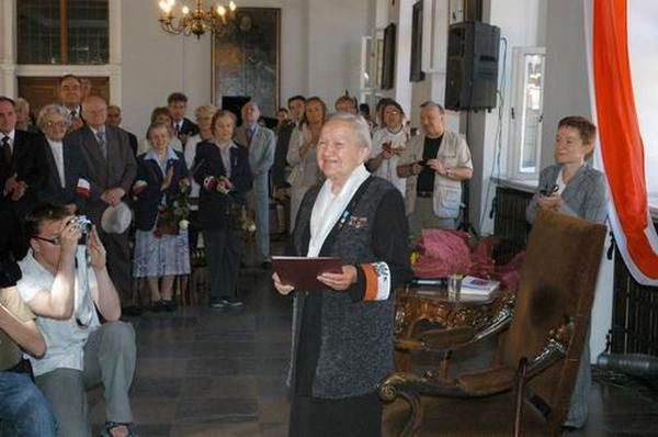 Elżbieta Zawacka. Dlaczego jedyna kobieta wśród cichociemnych… nie znała języka polskiego?