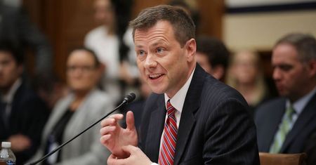 W SMS-ach nazywał Trumpa "idiotą". Agent FBI został zwolniony