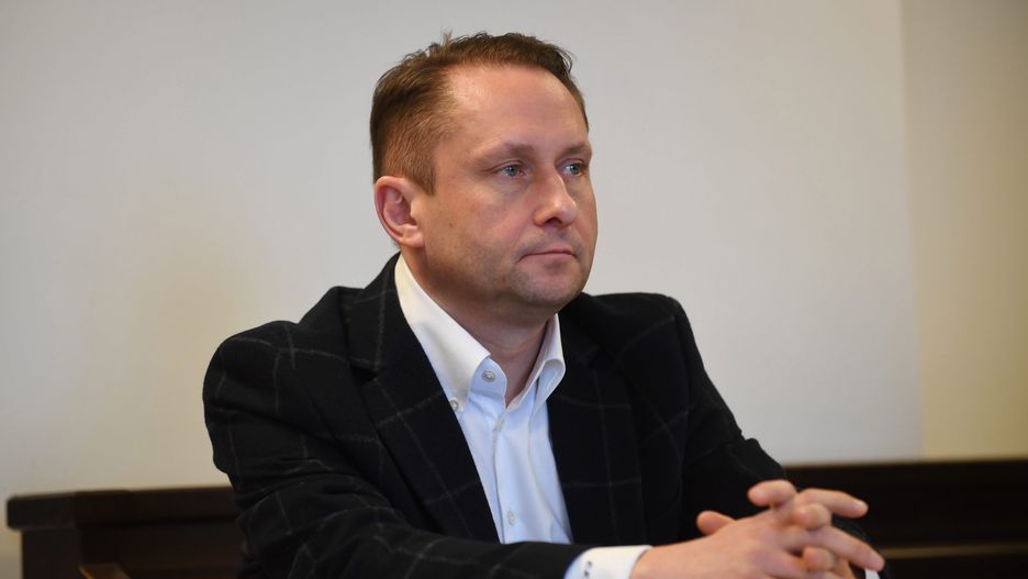 Kamil Durczok na sali Sądu Okręgowego w Warszawie podczas jednej z rozpraw w procesie cywilnym przeciwko wydawcy i dziennikarzom tygodnika "Wprost" o ochronę dóbr osobistych