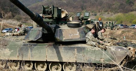 Kim straszy rakietami, więc Trump wyciągnął czołgi