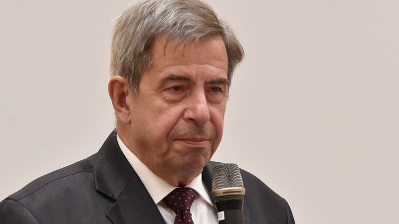 Prof. Andrzej Zoll skrytykował w programie "Kropka nad i" prezydenckie projekty ustaw o SN i KRS