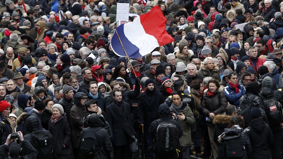 "Czerwone szaliki" wyszły na ulice Paryża