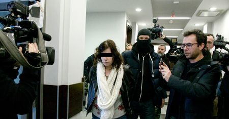 Rzuciła noworodkiem o chodnik. Trafi do aresztu