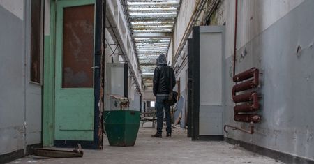 Podróż do świata, który zniknął. Rozmowa z miejskim eksploratorem