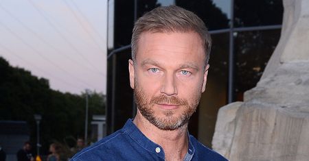 Krystian Wieczorek to stylowy mężczyzna. Nie boi się żadnej pogody