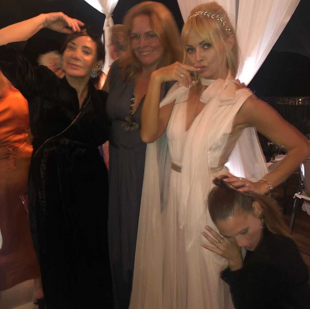 Izabella Scorupco w sukni ślubnej