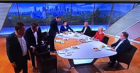Opozycja bojkotuje program Michała Rachonia "Woronicza 17" w TVP Info. Jej śladem ruszyli widzowie