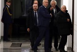 Tłum zatrzymał samochody z Jarosławem Kaczyńskim i Beatą Szydło