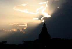 Po przejściu burz - zwalone drzewa i zerwane linie elektryczne