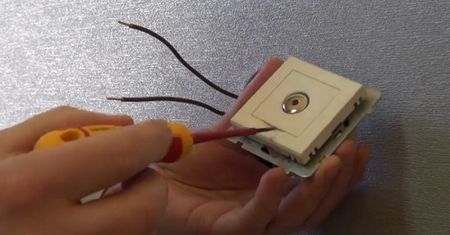 Instalacja elektryczna w praktyce: montaż ściemniacza