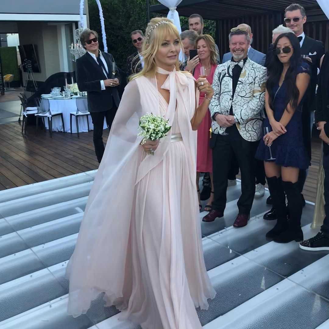 Izabella Scorupco w sukni ślubnej