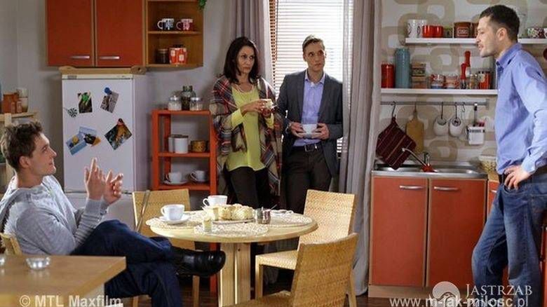 M jak miłość Tomek (Andrzej Młynarczyk), Aleksandra (Małgorzata Pieczyńska), Olek (Maurycy Popiel), Marcin (Mikołaj Roznerski)