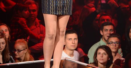 "The Voice of Poland": Barbara Kurdej-Szatan w wyjątkowo krótkiej mini na półfinale 7. edycji show