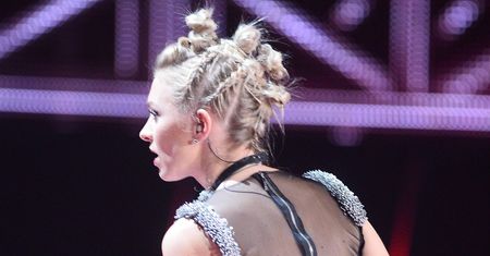"The Voice of Poland": Kurdej-Szatan w dziwacznej fryzurze i sukience, która nie nadawała się na wielki finał