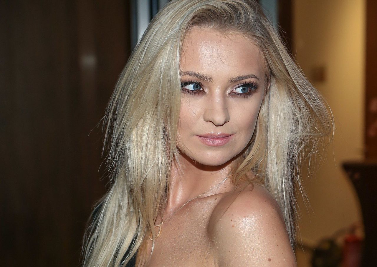 Basia Kurdej-Szatan uwodziła na pokazie mody. Odsłoniła ramię i plecy