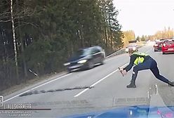 Policjant w Estonii zatrzymuje pirata drogowego kolczatką