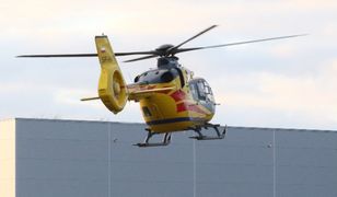 Wypadek autobusu pod Otwockiem. Dwie osoby są ranne. Potrzebny był śmigłowiec