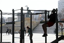 Koronawirus w Polsce. Tłumy młodzieży nad Wartą, podobnie w Warszawie. Apel do Jacka Jaśkowiaka