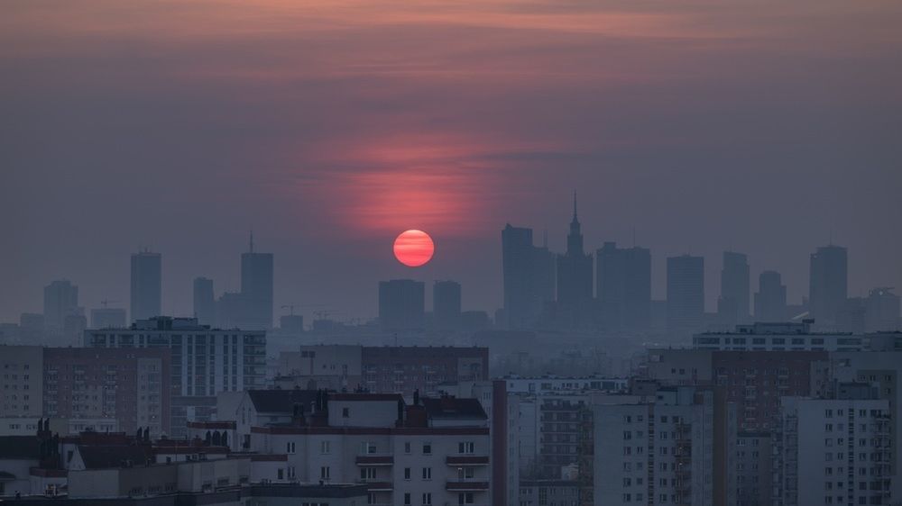 W tym roku wiosna była wyjątkowo ciepła i bezdeszczowa, co przyczyniło się do wzrostu stężenia szkodliwych pyłów w powietrzu