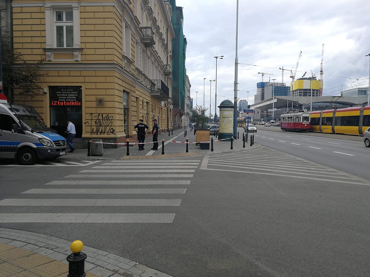 Warszawa. Awantura w Śródmieściu. Policja wyjaśnia okoliczności postrzelenia mężczyzny