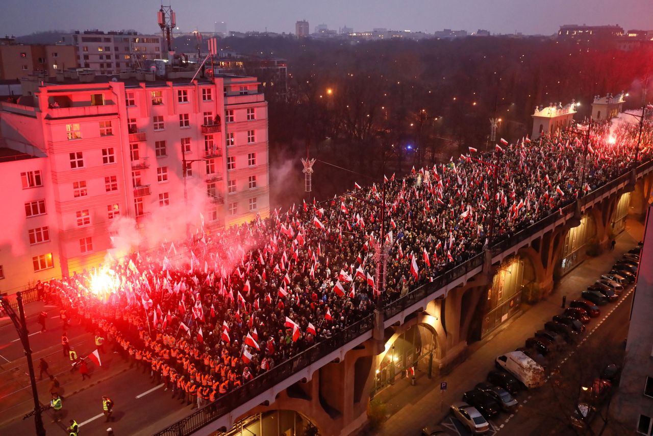 Gronkiewicz-Waltz zastanawiała się, ile marszów szło w Warszawie. Rząd wyjaśnił zamieszanie