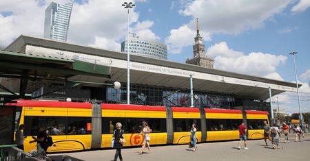 Warszawa. Pożar na Dworcu Centralnym, ogień pojawił się między torami