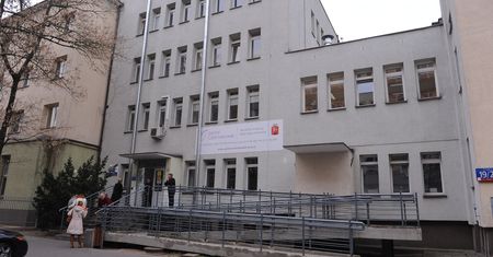 Koronawirus w Warszawie. Pielęgniarka ze Szpitala Czerniakowskiego zakażona. 14 lekarzy na kwarantannie