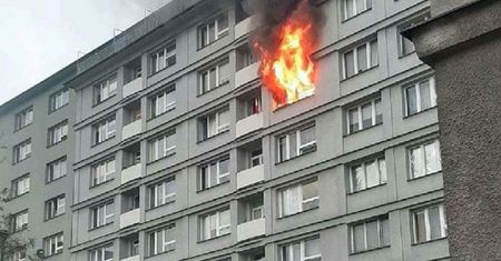 Warszawa. Pożar na Woli. Policja: zbieramy materiały, który przekażemy śledczym