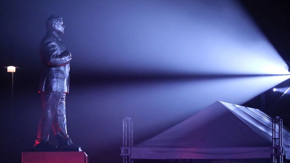 Pomnik prezydenta Lecha Kaczyńskiego w Warszawie