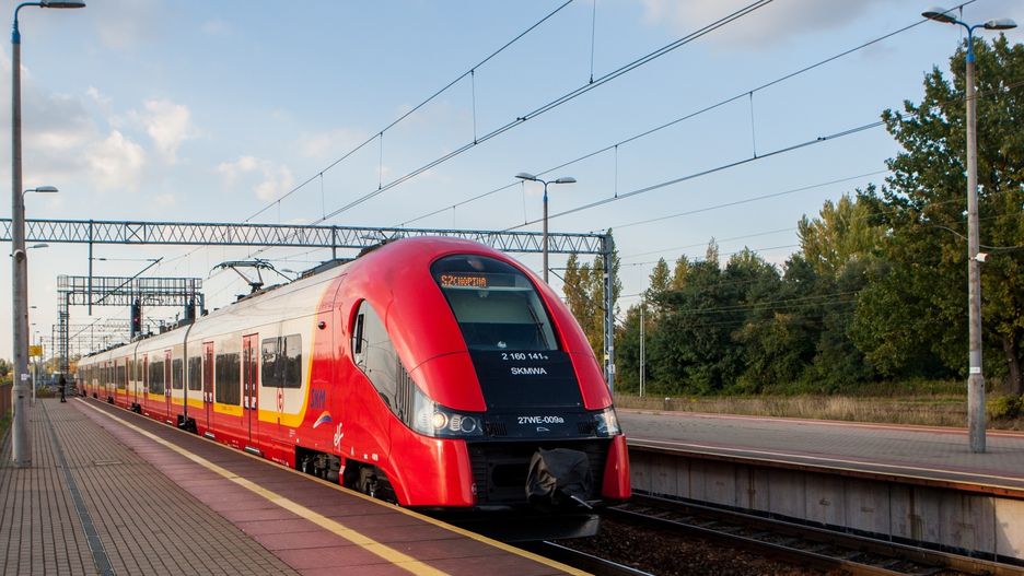 Koparka uszkodziła rurę z gazem w pobliżu stacji Warszawa Falenica- ruch został wstrzymany