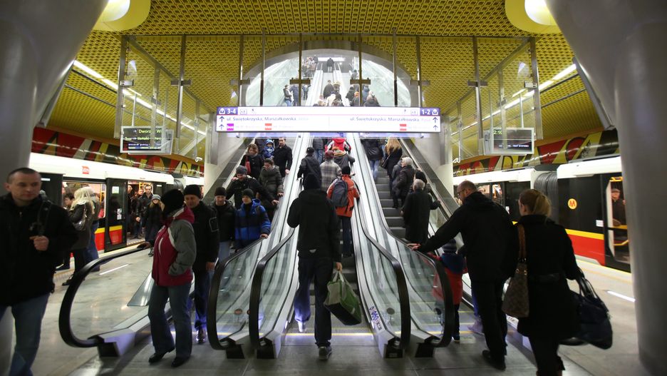 Metro Świętokrzyska. Łącznik z M1 do M2 był zamknięty we wtorek rano