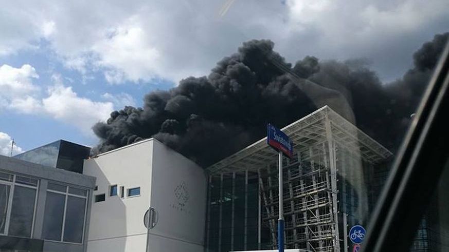 Po czwartkowym pożarze T-mobile nadal ma problemy z dostępem do części usług.