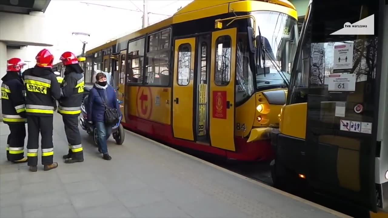 Były osoby poszkodowane, nie było wolnych karetek. Zderzenie tramwajów w Warszawie