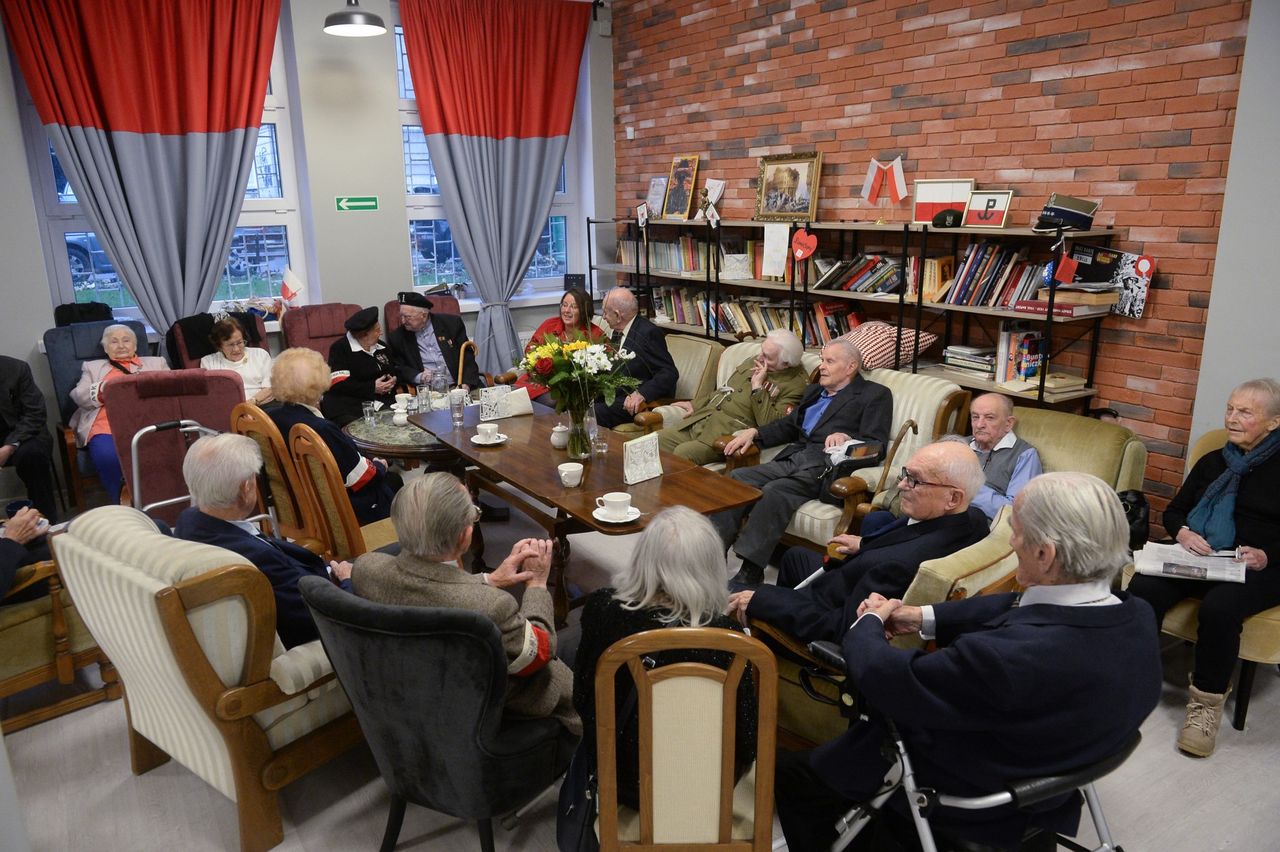 Fundacja apeluje: chrońmy życie Powstańców Warszawskich. Potrzebne pilne działanie