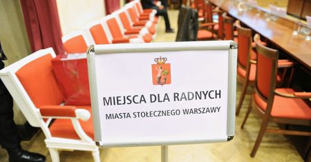 Warszawscy radni nie upamiętnią Jana Pawła II. PO-KO odrzuciła projekt
