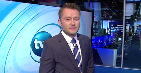 Jarosław Kuźniar całuje kamerę. Mamy film, w którym żegna się z widzami TVN 24
