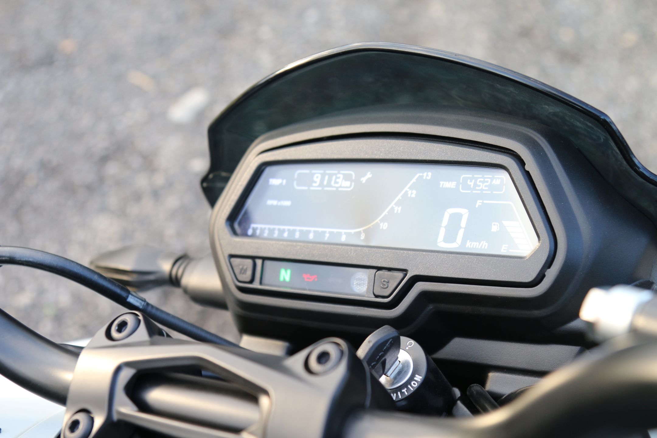 Motocykl Dominar 400 