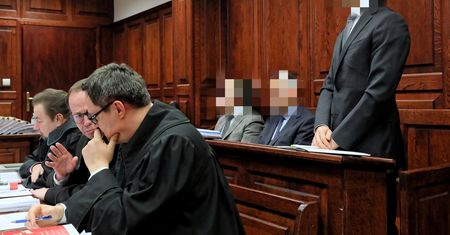 Dzika reprywatyzacja. Ruszył proces, na ławie oskarżonych znany handlarz roszczeń