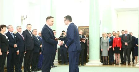 "New York Times": Unia Europejska przypomina Polsce, jak działa demokracja