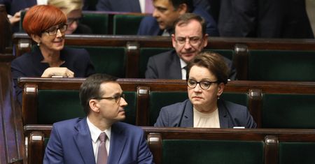 Strajk nauczycieli doskwiera rządowi. "Opóźnia rekonstrukcję"