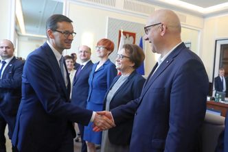 Pensje ministrów niższe niż rok wcześniej. Nawet o 100 tys. zł