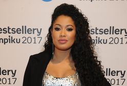 Fryzura Kazadi politycznym manifestem? Piękna gwiazda zadała szyku na salonach