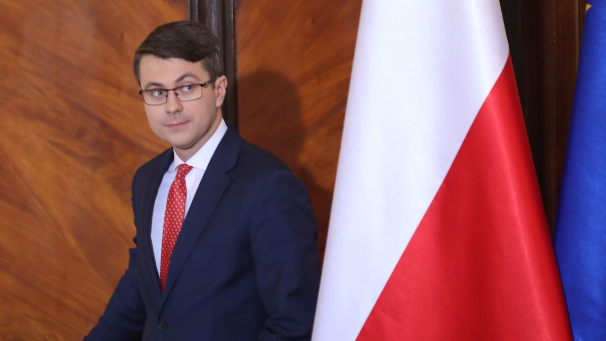 Rzecznik rządu Piotr Muller zapewnia, że nie ma ustawowych planów zamrożenia cen prądu