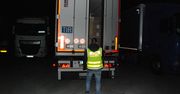 Nielegalni imigranci w Polsce. Ukryli się w naczepie tira