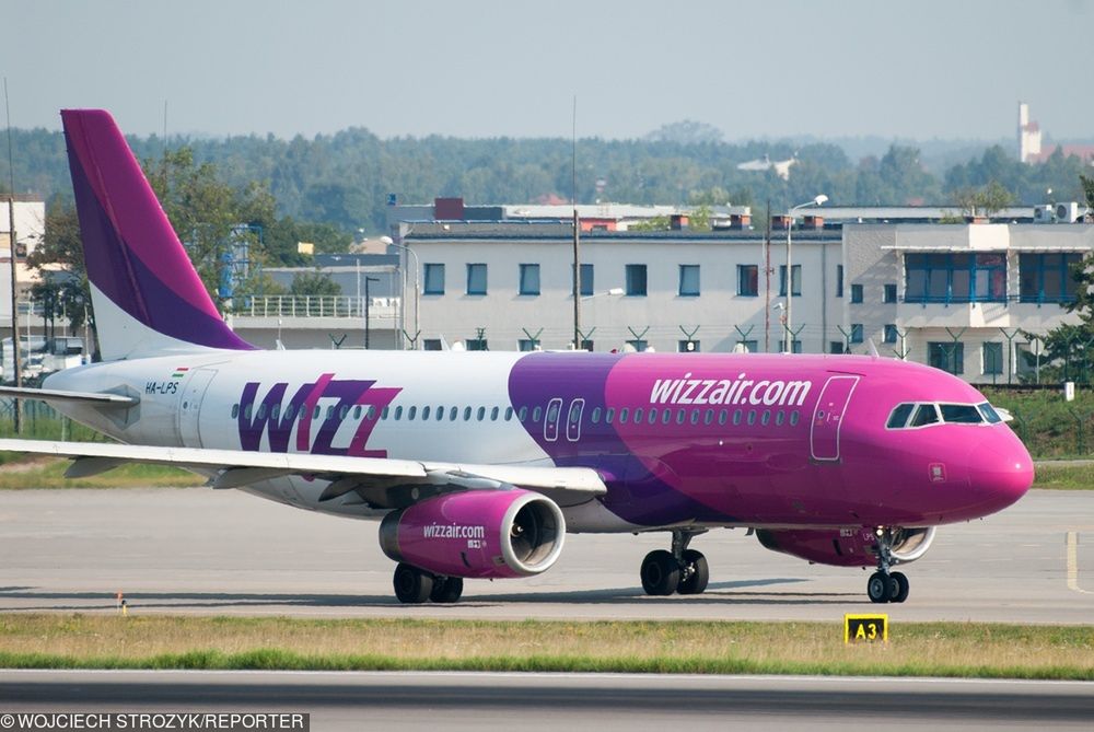 Nie mógł skorzystać z toalety. Wizz Air przegrał w sądzie z pasażerem