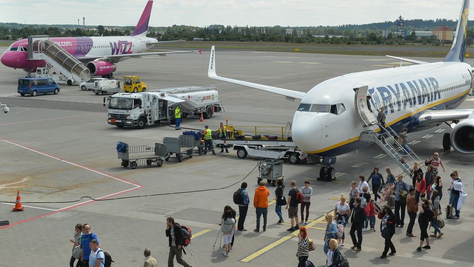 Tysiące pasażerów irlandzkiej linii zostało na lodzie