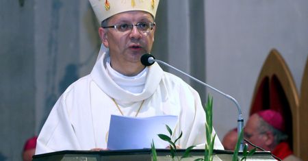 Opole. Prokuratura bada, czy biskup Andrzej Czaja mógł zatajać pedofilię